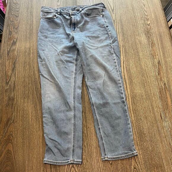 American Eagle Womens Mom Jeans Mid Rise Denim Stretch Light Wash Blue Size 10 - Picture 1 of 12